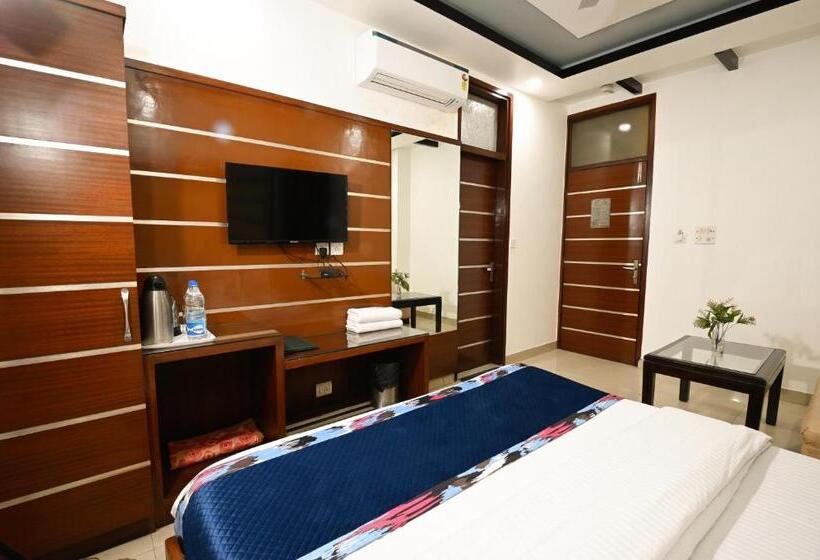 غرفة ديلوكس, Baba Deluxe At New Delhi Railway Station  By Rcg Hotels