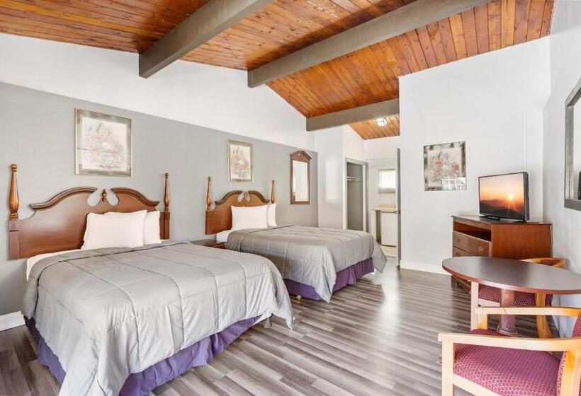 Номер Deluxe, Fairbridge Inn And Suites West Point