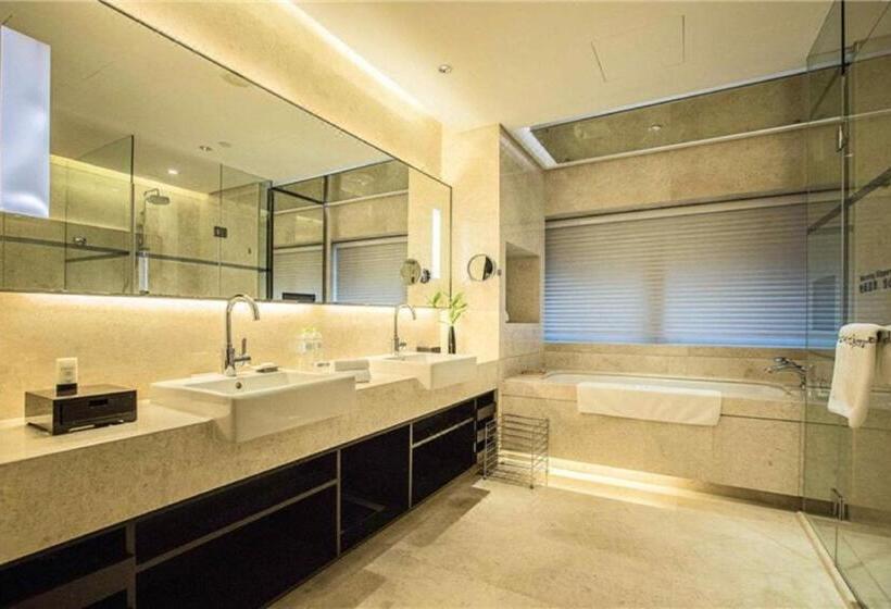 Президентский Люкс, Howard Johnson Ifc Plaza Ningbo