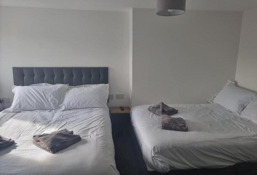 Deluxe Room, Langley House