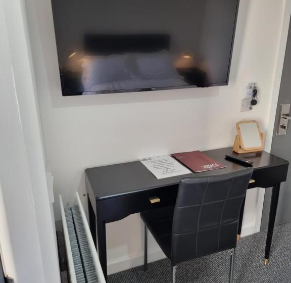 Deluxe Room, Langley House
