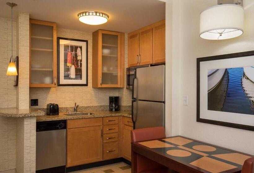 스탠다드 스튜디오, Residence Inn Portland Downtown Waterfront