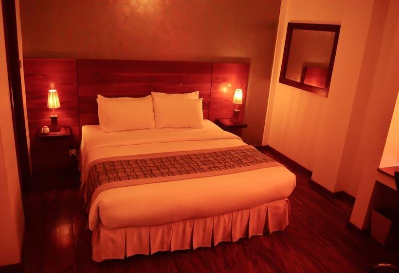 Люкс Повышенной Комфортности, Unique Towers Luxury Boutique Suites