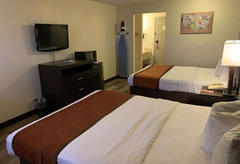 Номер Стандарт 2 Двуспальные Кровати, Brentwood Inn Clinton