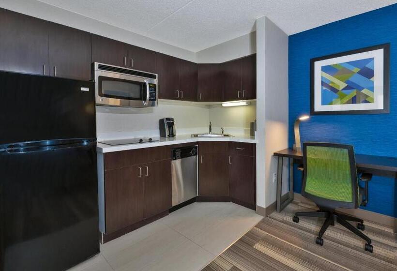 Люкс Кровать Кинг, Holiday Inn Express Blacksburg, An Ihg