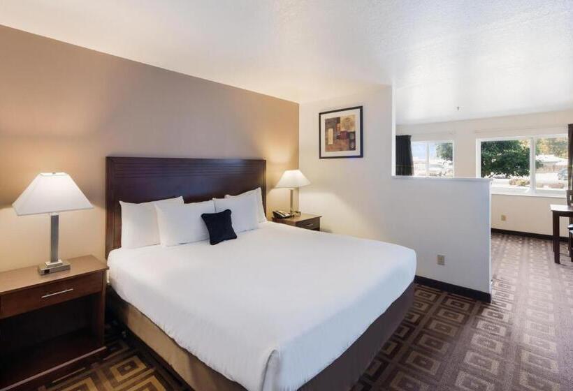 Люкс Deluxe Кровать Кинг, Red Lion Inn & Suites Kennewick Tri Cities