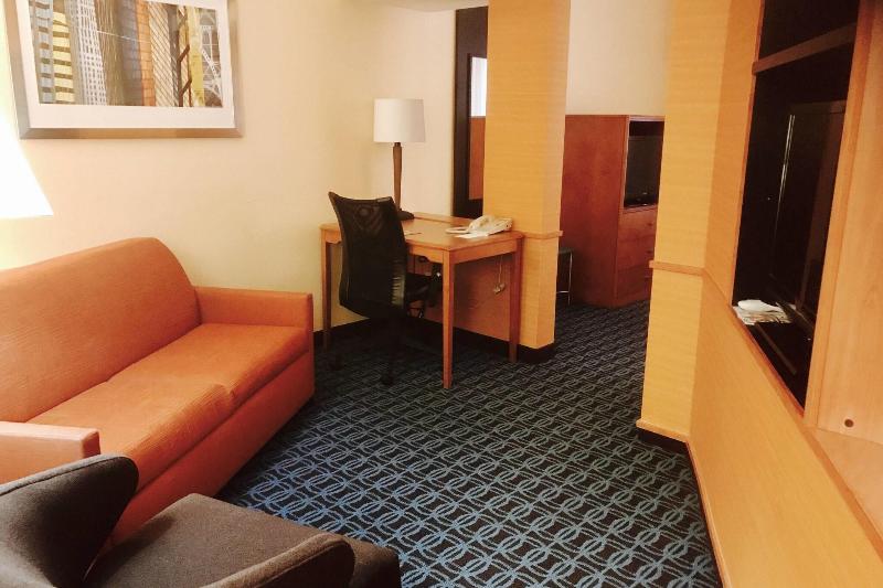 キングサイズベッドのスイートルーム, Fairfield Inn And Suites Sacramento Airport Natomas