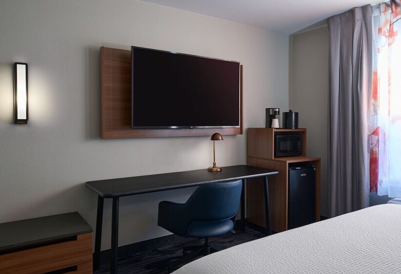Номер Стандарт 2 Двуспальные Кровати, Fairfield Inn And Suites By Marriott Winchester