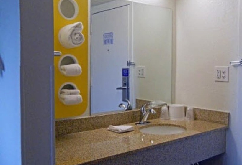 适合残疾人士使用的带双人床的标准间, Motel 6york, Pa  North