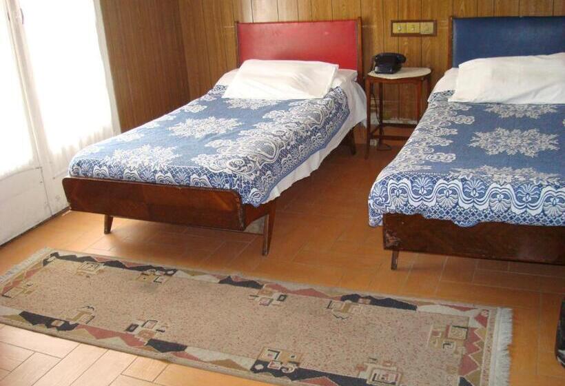 اتاق استاندارد سه نفره, Lotus Hotel Cairo