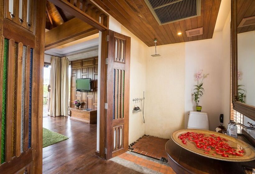 带花园景观和一个卧室的别墅, Royal Muang Samui Villas   Sha Extra Plus