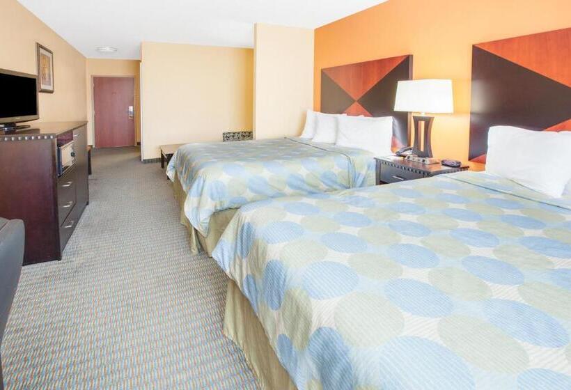 스탠다드 스튜디오, Days Inn & Suites By Wyndham Russellville