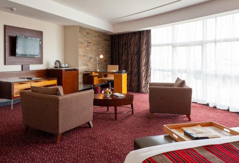 سوییت اجرایی, The Boma Nairobi