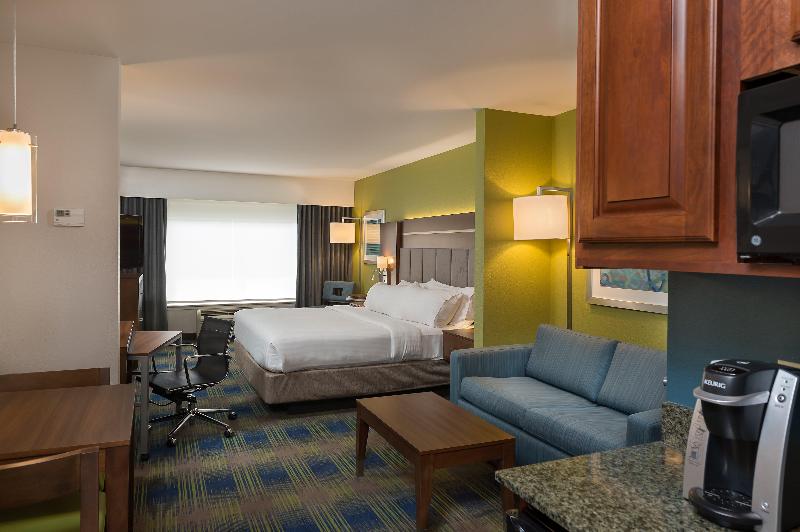 Люкс Кровать Кинг, Holiday Inn Express Hotel & Suites Clifton Park, An Ihg