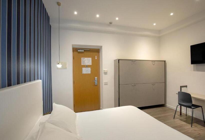 Triple Room Sea View, La Scaletta