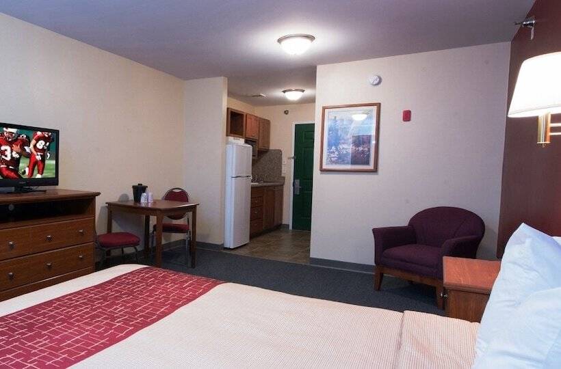 스위트, Red Roof Inn & Suites Dickinson