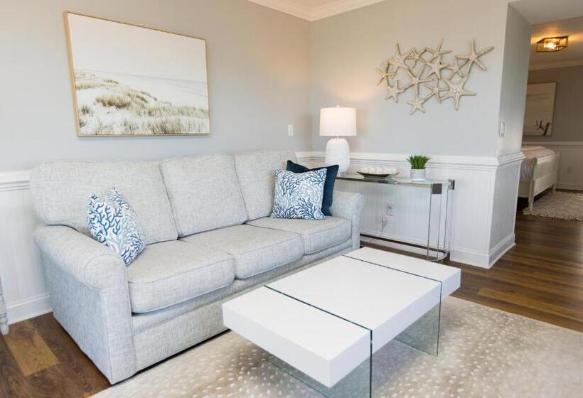 Люкс Deluxe Вид на Море, The Burrus House Inn Waterfront Suites