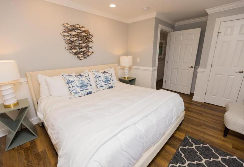 Люкс 2 Спальни, The Burrus House Inn Waterfront Suites