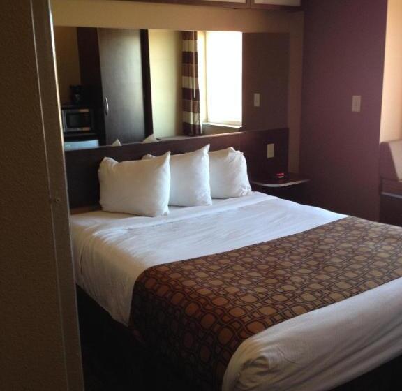 장애인을 위한 스탠다드 룸, Microtel Inn & Suites
