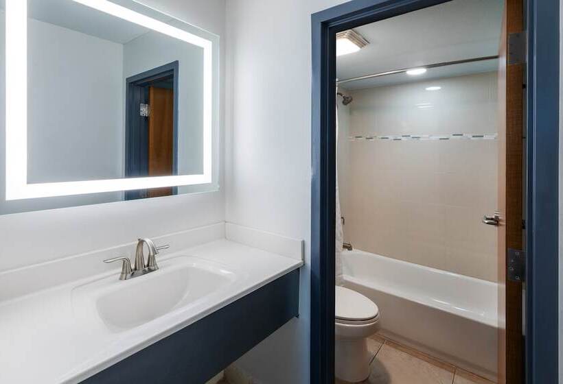 带2个双人床的标准工作室, Holiday Inn Resort South Padre Island Beach Front, An Ihg