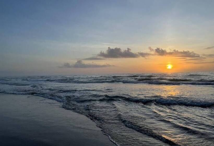 带2个双人床的标准工作室, Holiday Inn Resort South Padre Island Beach Front, An Ihg