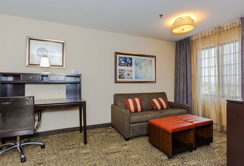 Люкс Кровать Кинг, Staybridge Suites Grand Forks, An Ihg