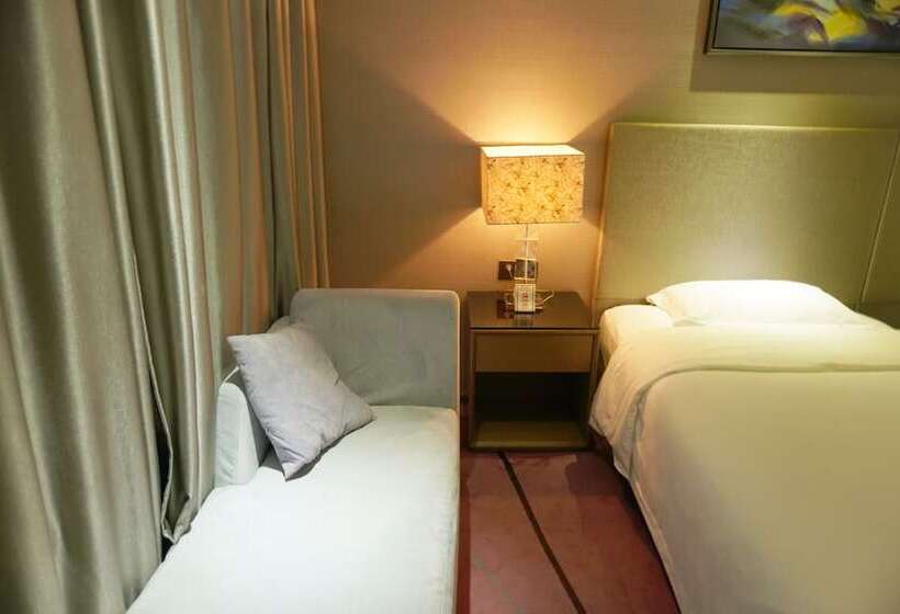 Номер Executive, La Perle International Hotel   Free Shuttle Between Hotel And Exhibition Center During Canton Fair &