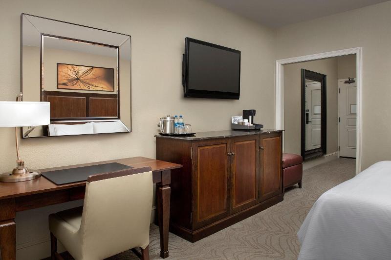 스탠다드 룸 킹사이즈 침대, The Westin Sacramento Riverfront Hotel & Spa