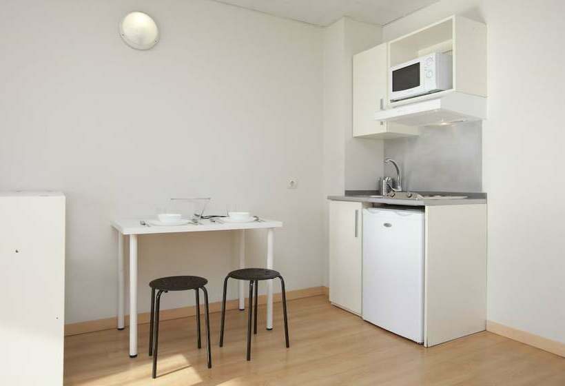 Habitación Superior, Vertice Roomspace