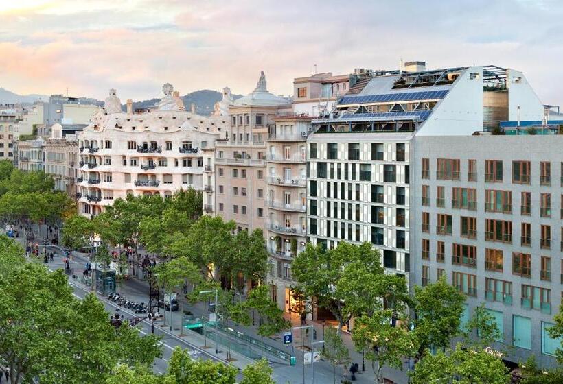 اتاق سوپریور با چشم‌انداز شهر, Royal Passeig De Gracia