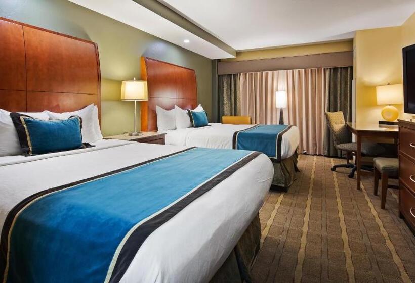 Номер Стандарт Вид на Реку, Oshkosh Marriott Waterfront Hotel & Convention Center