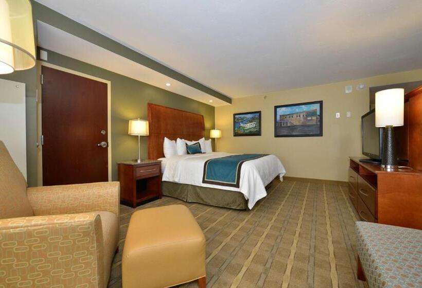 이그제큐티브 스위트 킹침대, Oshkosh Marriott Waterfront Hotel & Convention Center