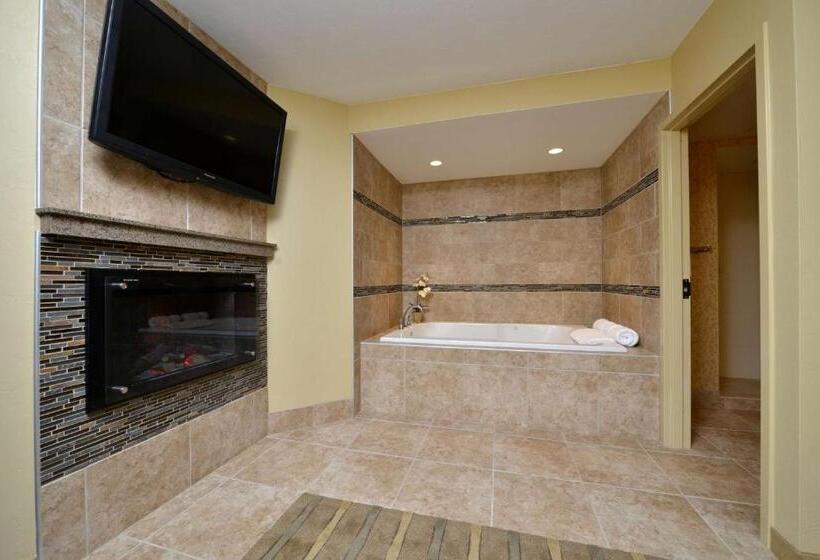Люкс Кровать Кинг, Oshkosh Marriott Waterfront Hotel & Convention Center