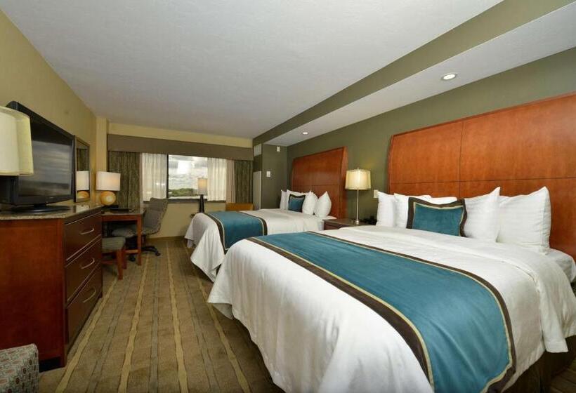 Номер Стандарт, Oshkosh Marriott Waterfront Hotel & Convention Center