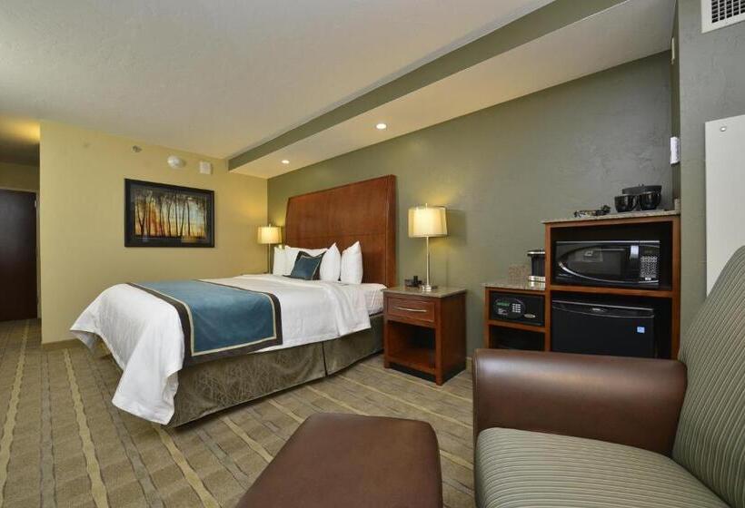 Номер Стандарт, Oshkosh Marriott Waterfront Hotel & Convention Center