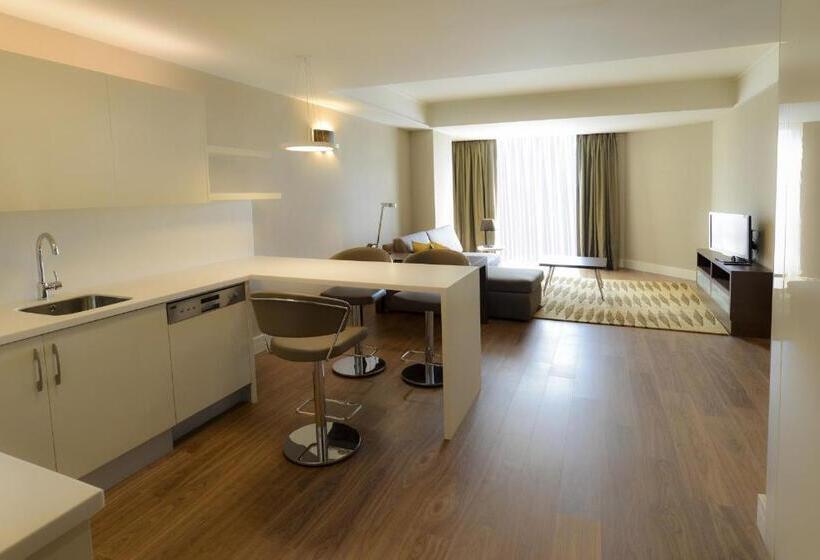 応接間付きスタンダードルーム, Wyndham Grand Istanbul Europe