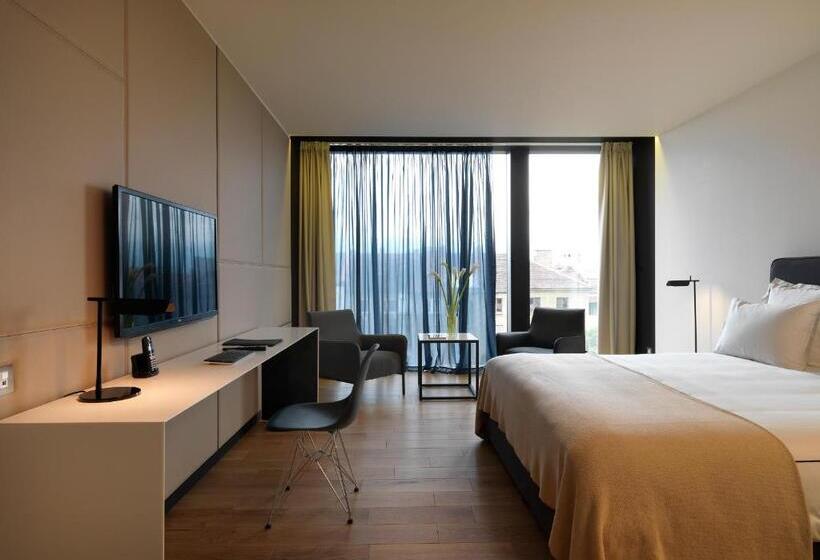 Номер Superior, Sense Hotel Sofia, A Member Of Design Hotels