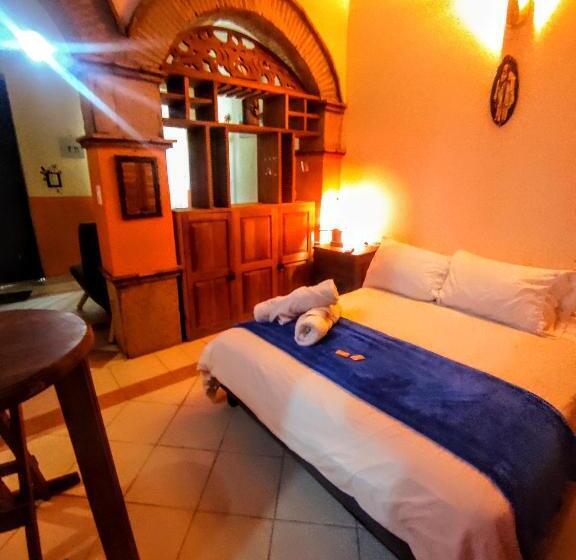 带花园景观的标准工作室, Hostal Boutique Nariño Plaza