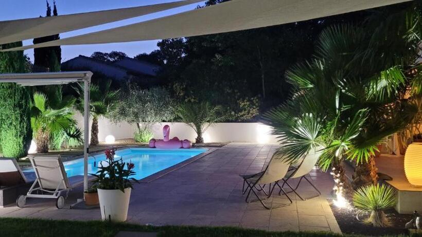 Номер Стандарт Вид на Бассейн, Villa La Valentine 1