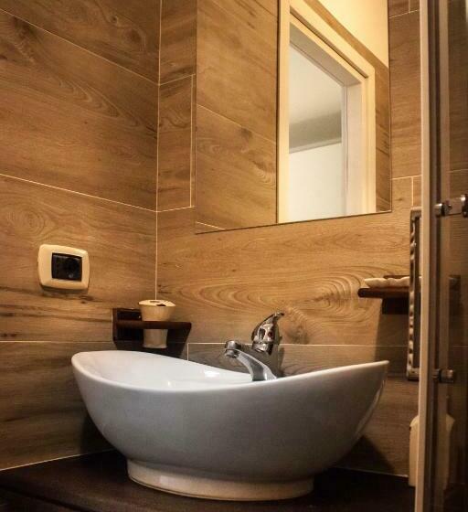 Четырехместный Номер Стандарт, Borgo Sciugolo