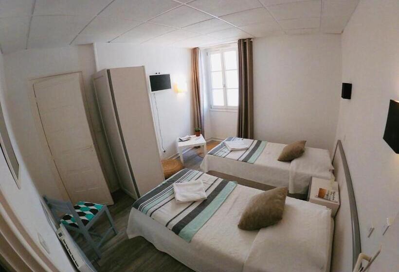 Номер Стандарт, Le Petit Hôtel