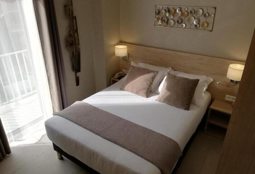 스탠다드 발코니 룸 측면 바다 전망, Miramar  Cap D Antibes   La Garoupe Plage
