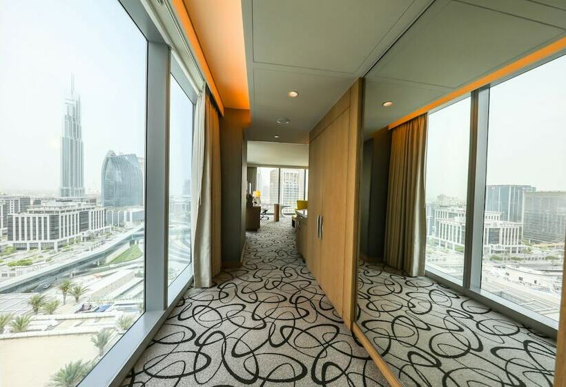 Номер Deluxe с Видом, Sofitel Dubai Downtown
