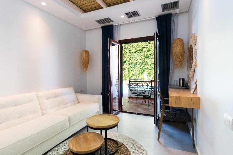 Семейный Номер Вид на Бассейн, Aktaion Beach Boutique Hotel & Spa