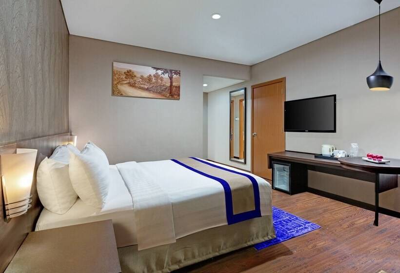 Номер Deluxe, Aston Jember Hotel & Conference Center