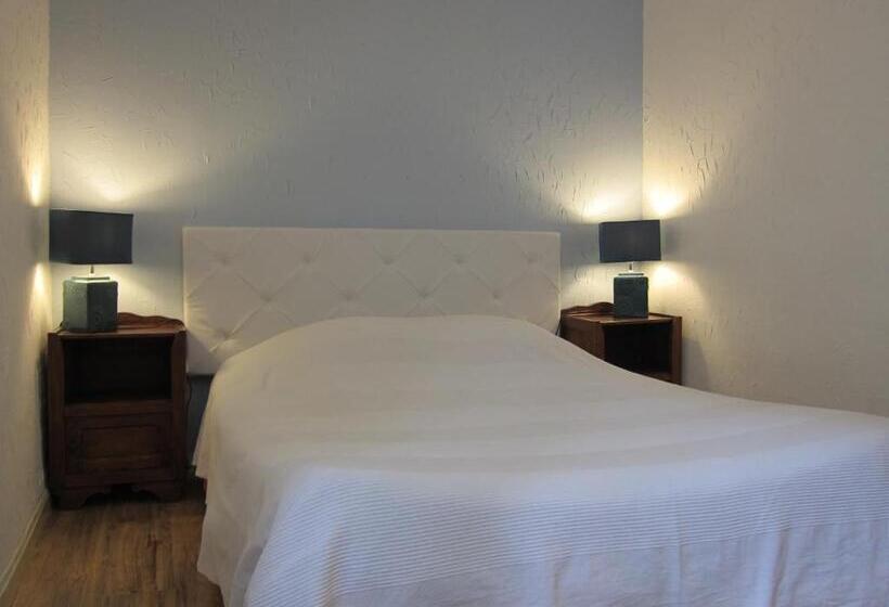 4인용 스탠다드 룸, Auberge Des Deux Rivières