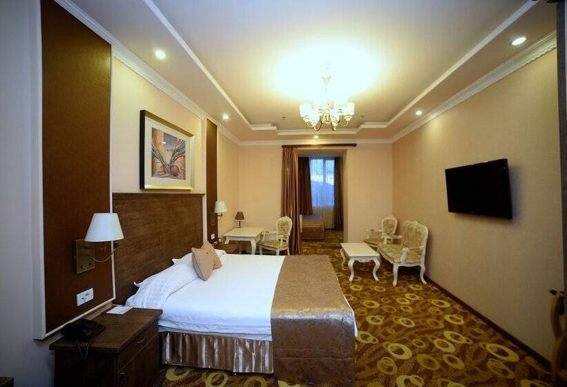 주니어 스위트, Imperial Palace Hotel Yerevan