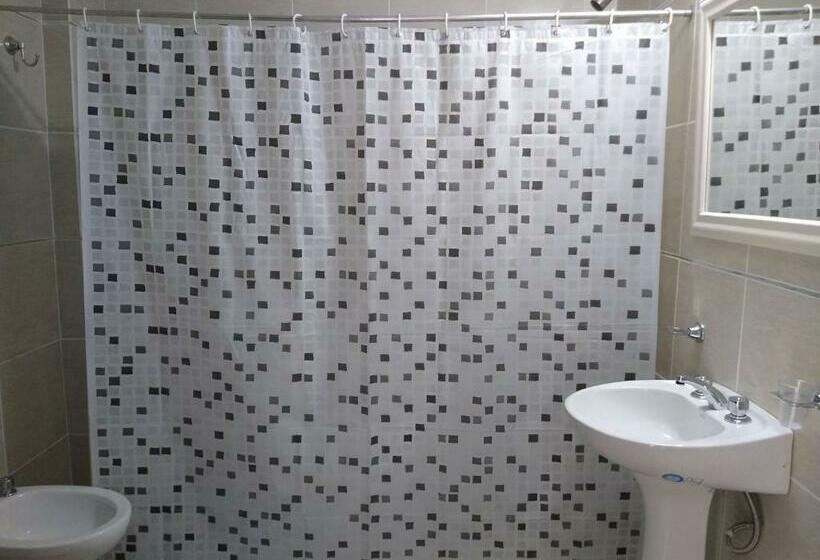 מיטה בחדר משותף, Nomades Hostel