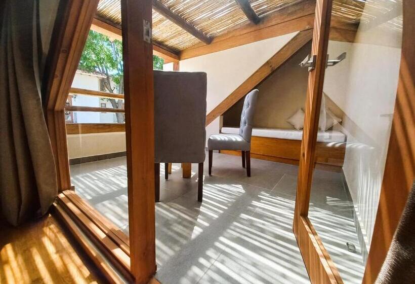 Suite Deluxe, Junvay