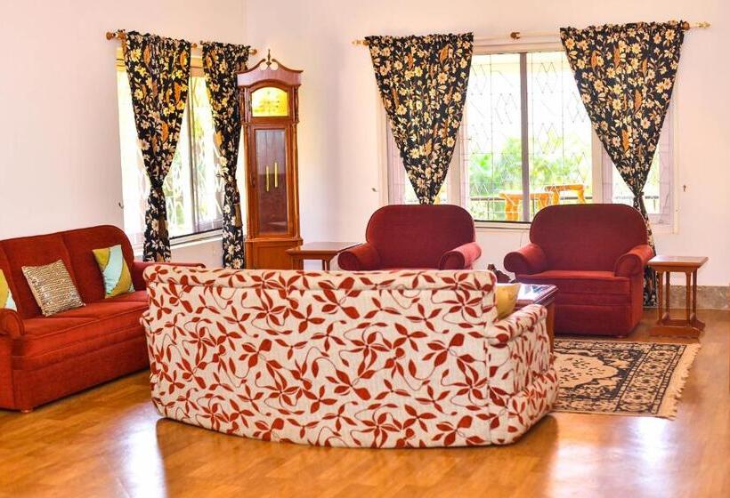 Вилла 3 Спальни, Niraamaya Blue Mountain  Chikmagalur